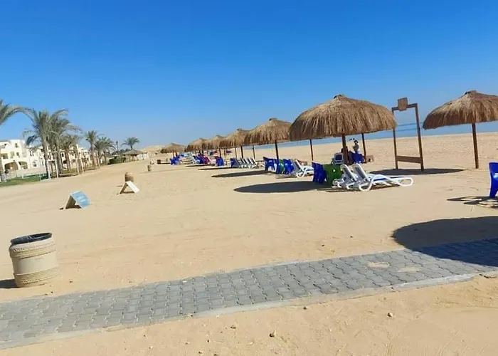 العين السخنة Palm عائلات فقط Chalet *