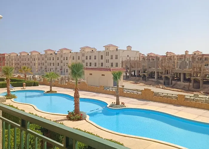العين السخنة Palm عائلات فقط